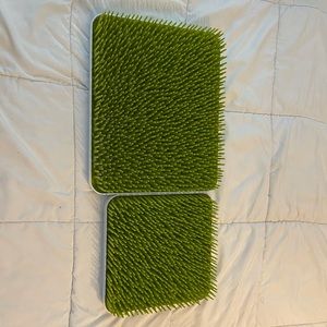 Boon grass/turf/lawn bottle rack
